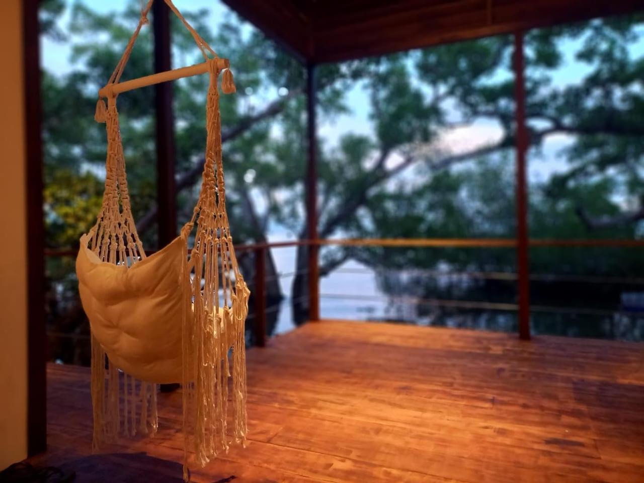 Villa Luzo & Tours Saonek المظهر الخارجي الصورة