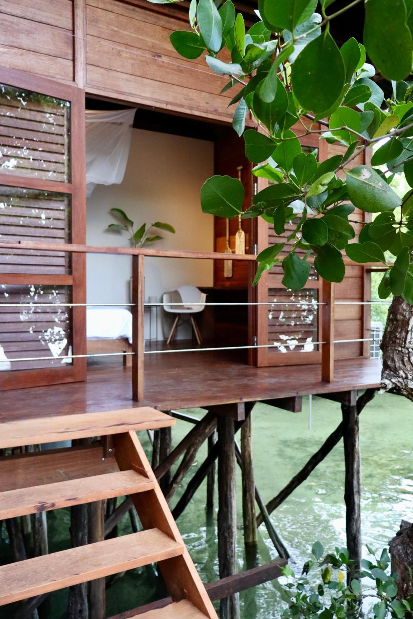 Villa Luzo & Tours Saonek المظهر الخارجي الصورة
