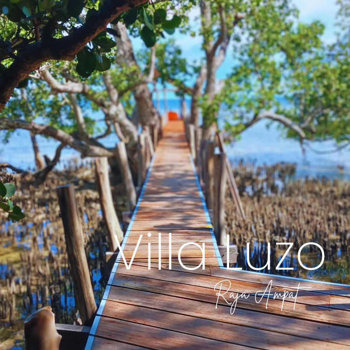 Villa Luzo & Tours Saonek المظهر الخارجي الصورة