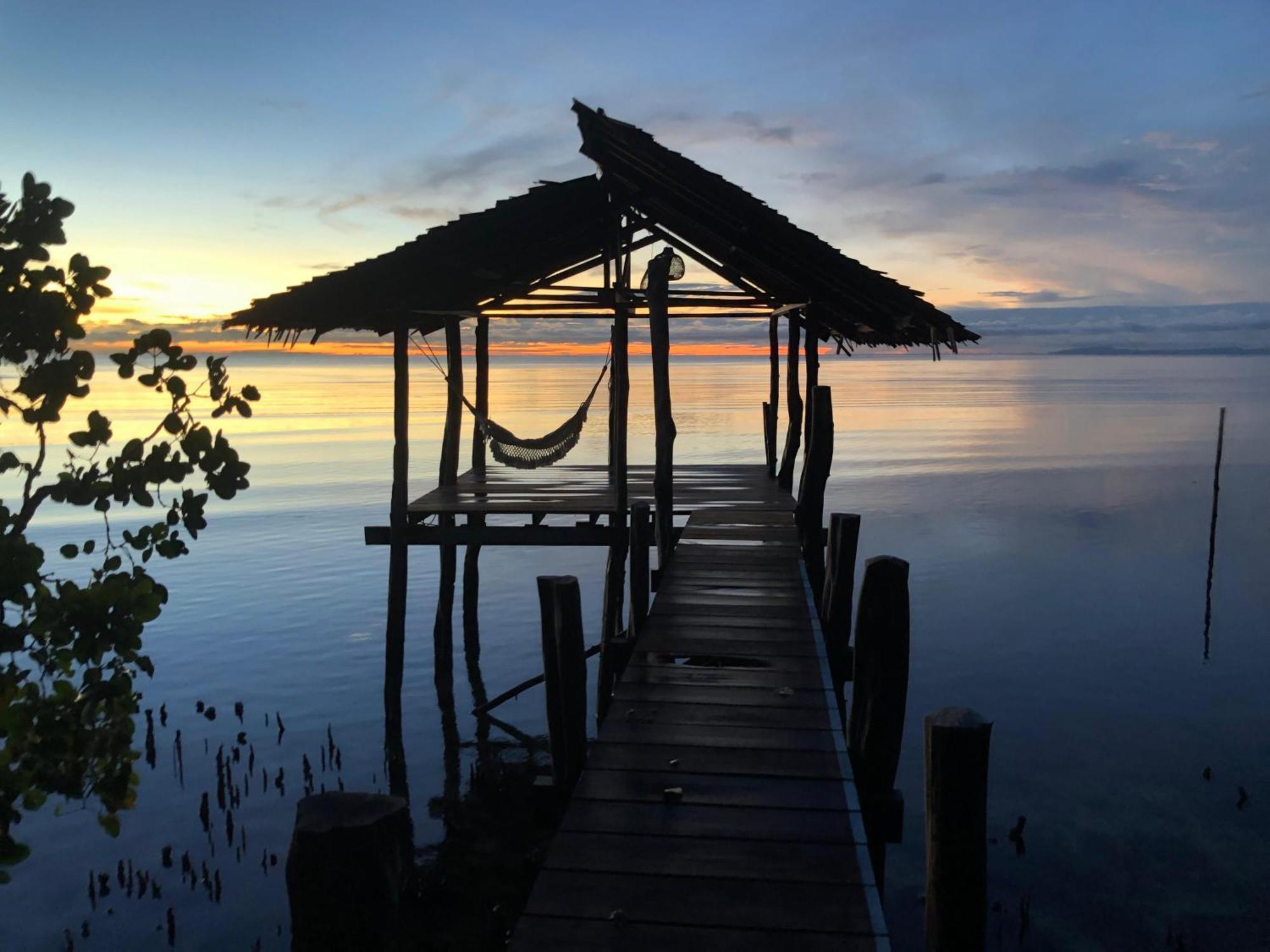 Villa Luzo & Tours Saonek المظهر الخارجي الصورة